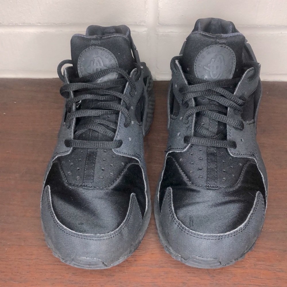 Women Nike Huarache size 9